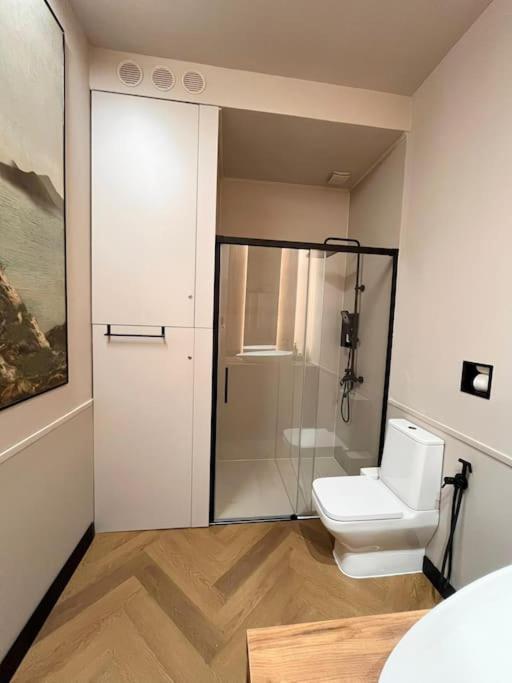 Littlehouse- Entire Property For Maximum 4 People 布加勒斯特 外观 照片