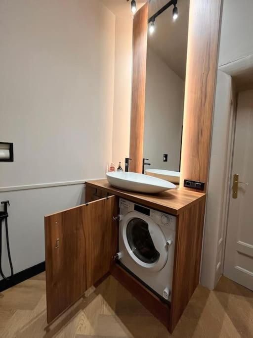 Littlehouse- Entire Property For Maximum 4 People 布加勒斯特 外观 照片