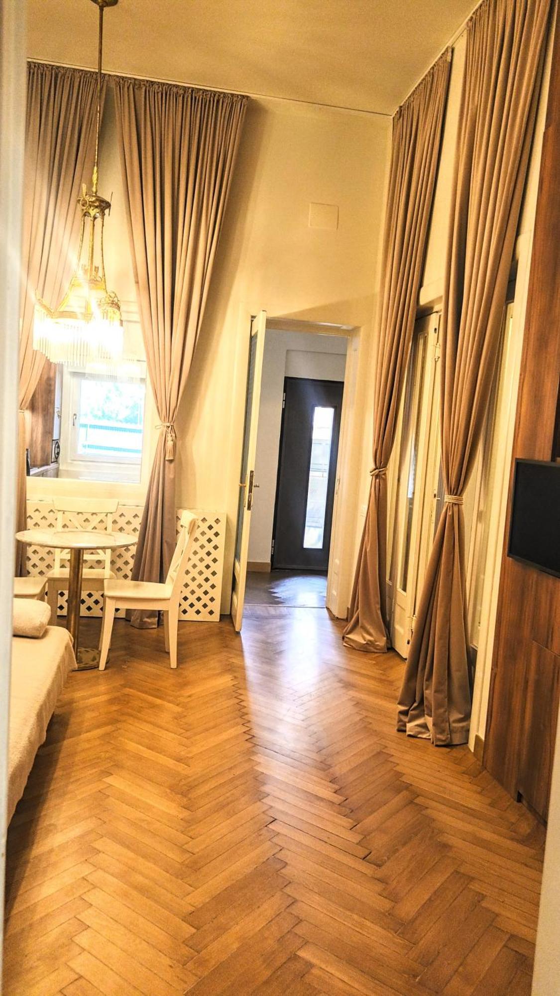 Littlehouse- Entire Property For Maximum 4 People 布加勒斯特 外观 照片